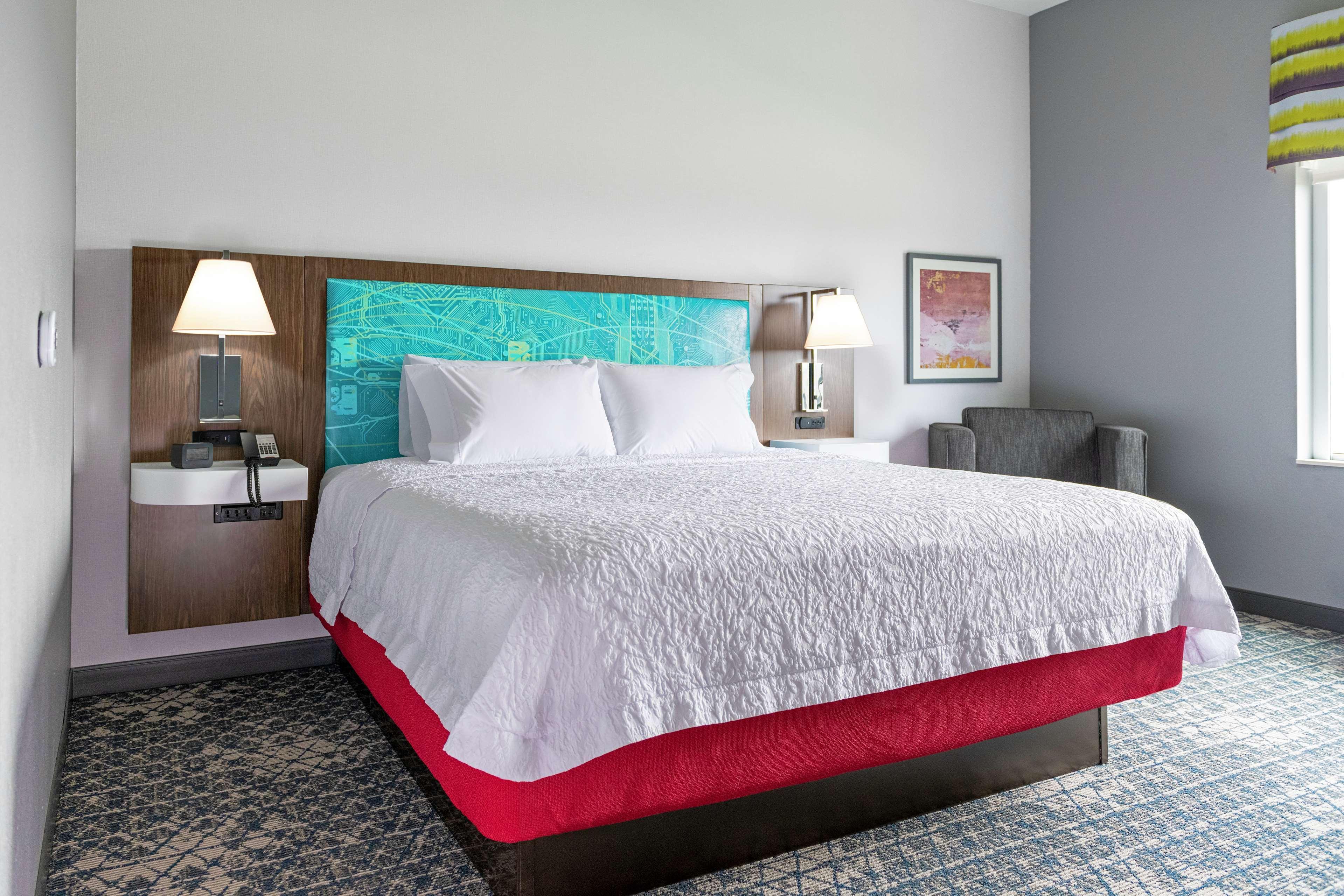 Hampton & Pittsburgh Pa 3* New Stanton
