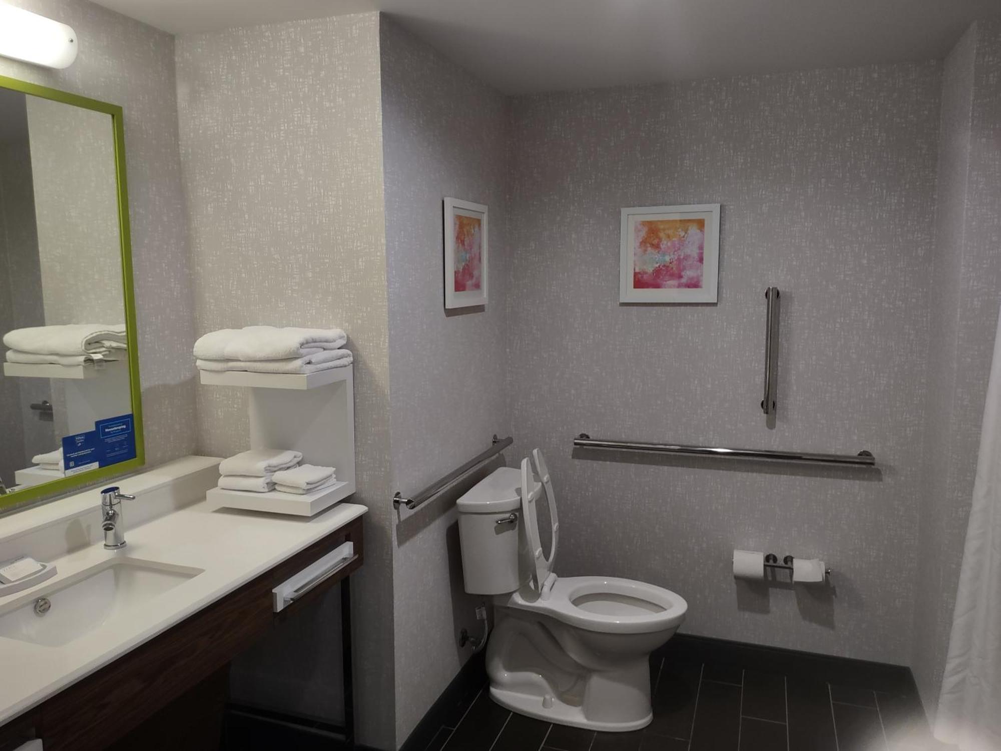 Hampton & Pittsburgh Pa Hotel